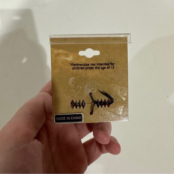 Silver Toned Glass Stone Stretch Ring - Picture 2 of 2